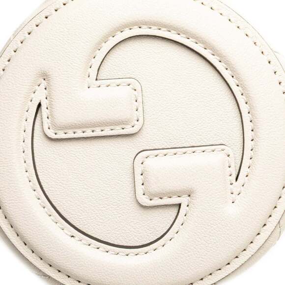GUCCI Authentic White Leather Shoulder Bag - Picture 5 of 10